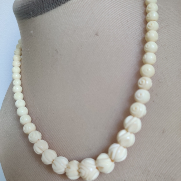 Vintage Vegetable Ivory Art Deco Necklace - Picture 10 of 16